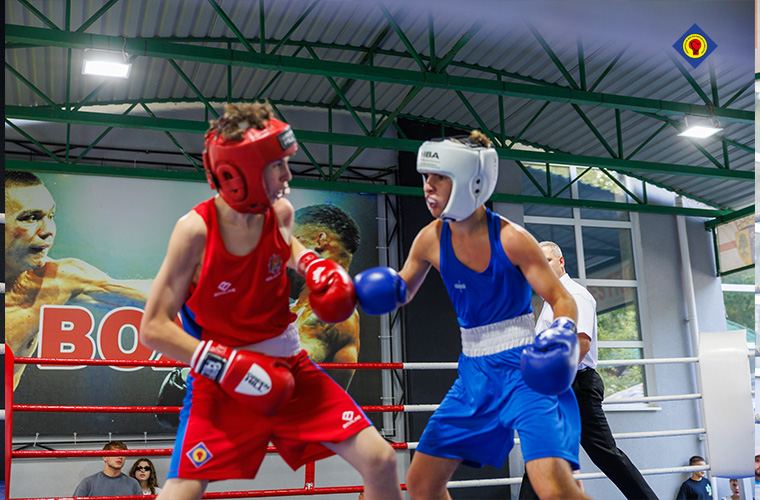 Бой на Чемпионате Молдовы по боксу среди юниоров U17 в Оргееве